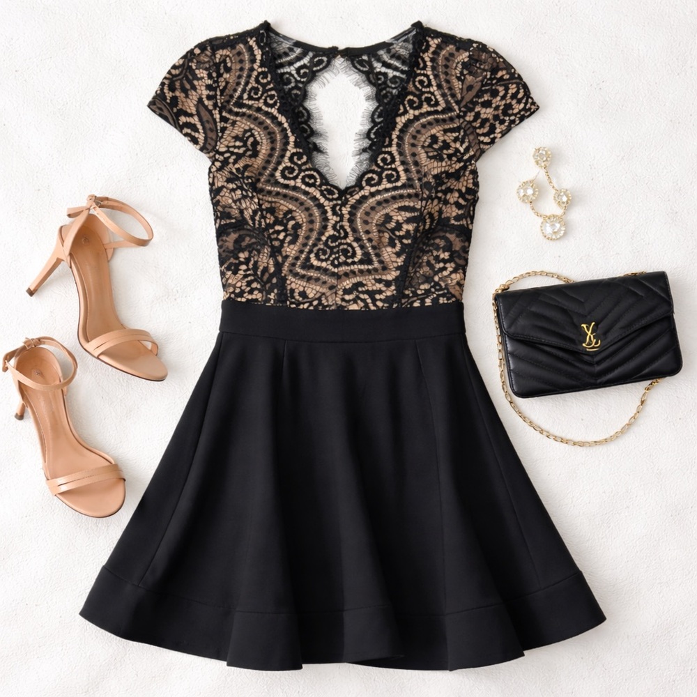Chelsea Lace Fit Flare Cocktail Dress Black Cap Sleeve Keyhole Size XS NWT